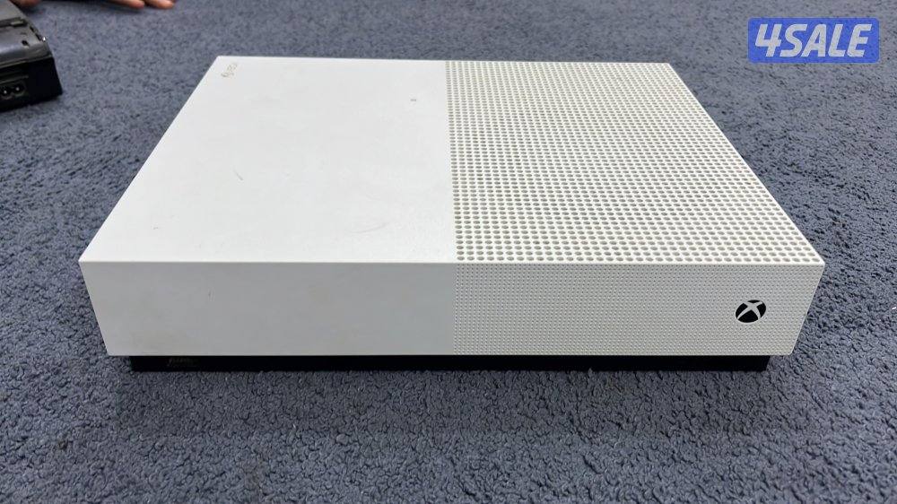 اكس بوكس مع يداتها0