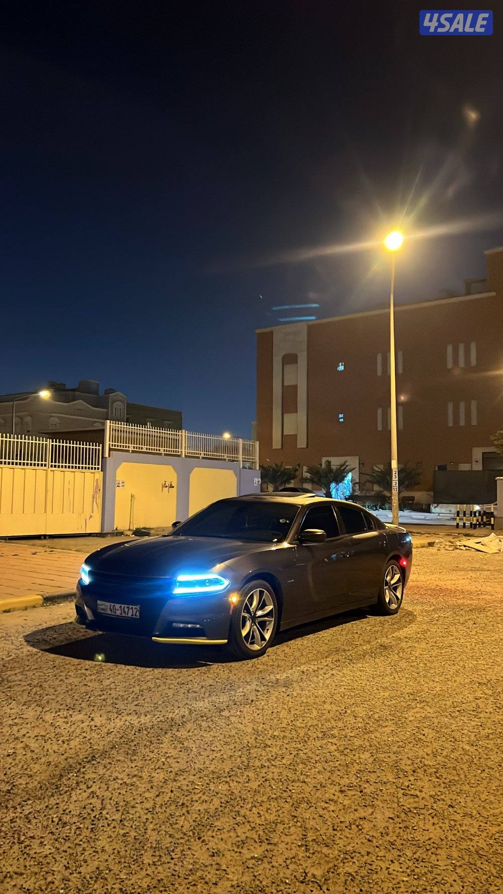 للبيع دوج تشارجر 8 سلندر0