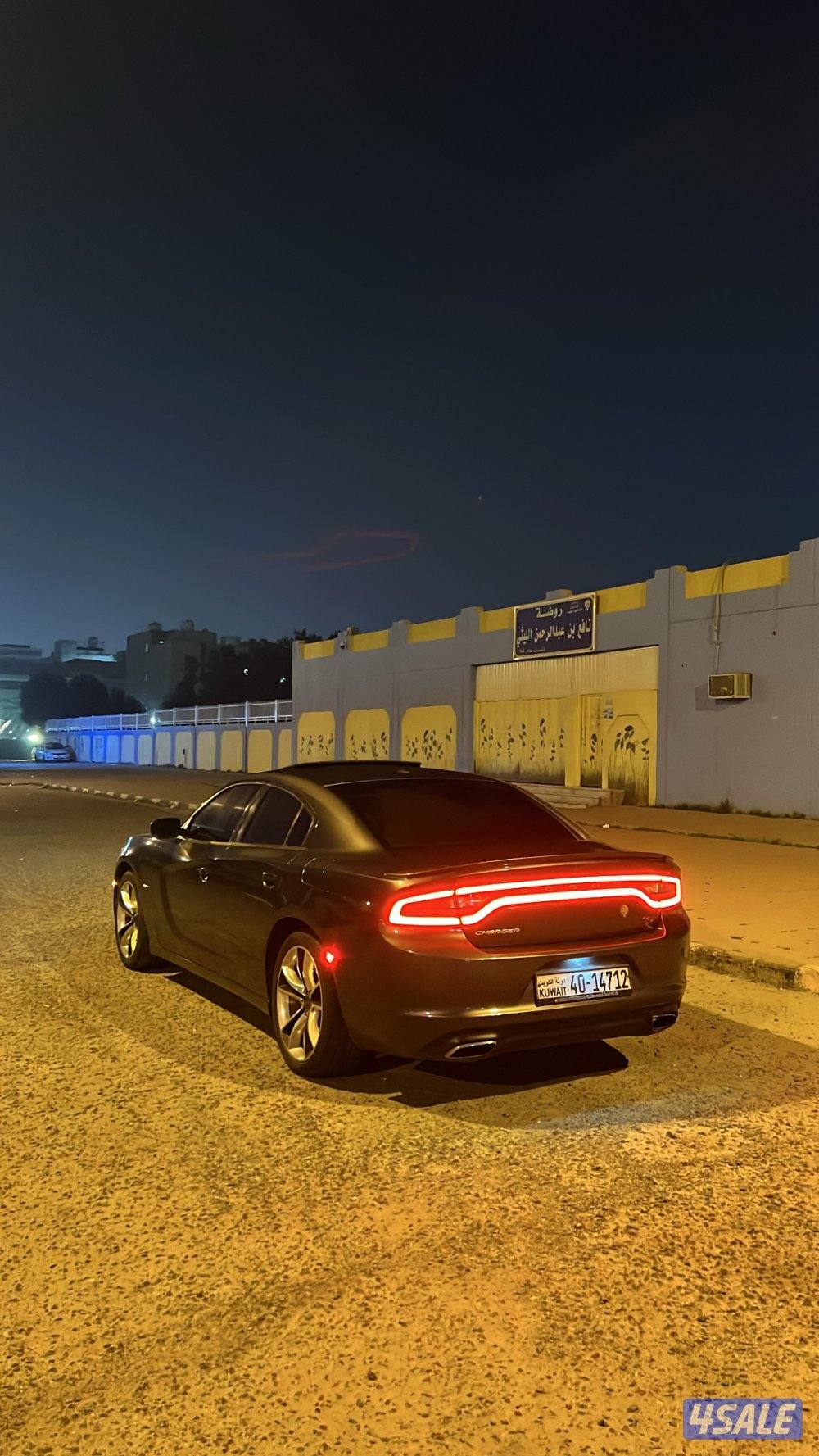 للبيع دوج تشارجر 8 سلندر5