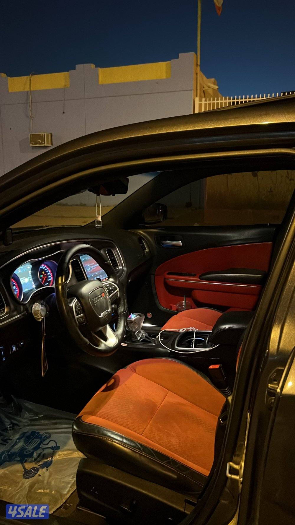 للبيع دوج تشارجر 8 سلندر6