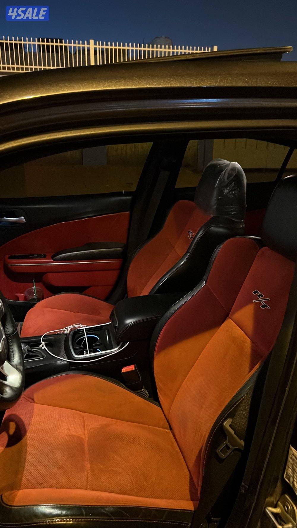 للبيع دوج تشارجر 8 سلندر8