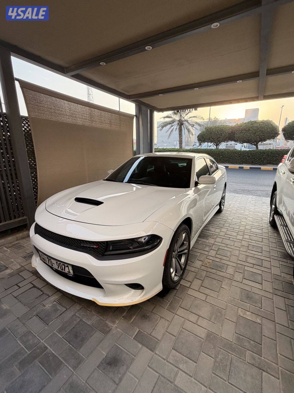 للبيع تشارجر0