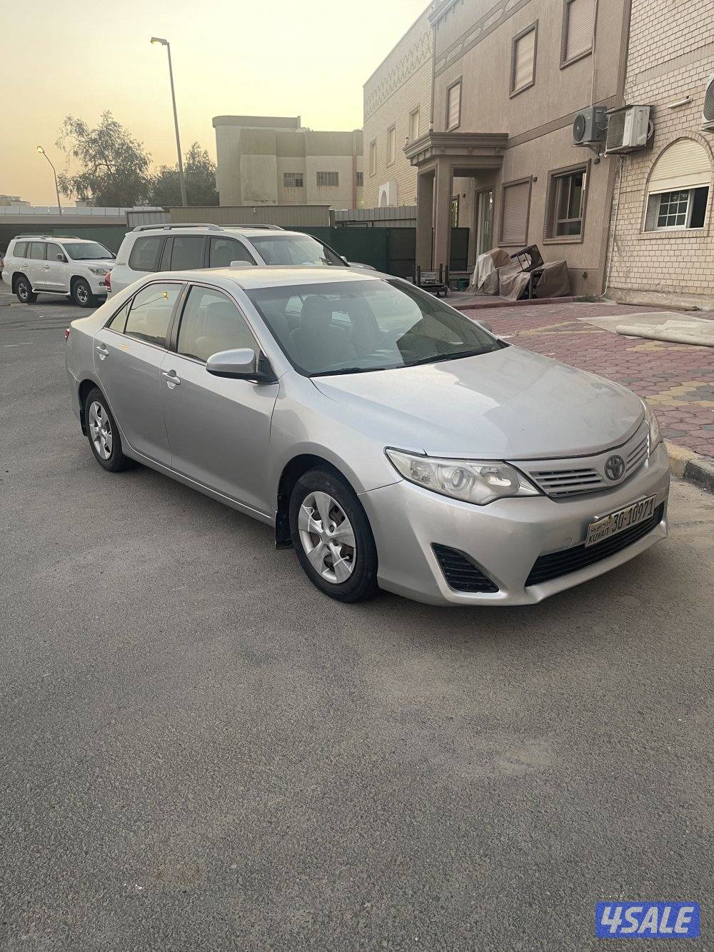 للبيع كامري ٢٠١٤ شرط الفحص قير مكينه ماشي ١٧٥ الف0