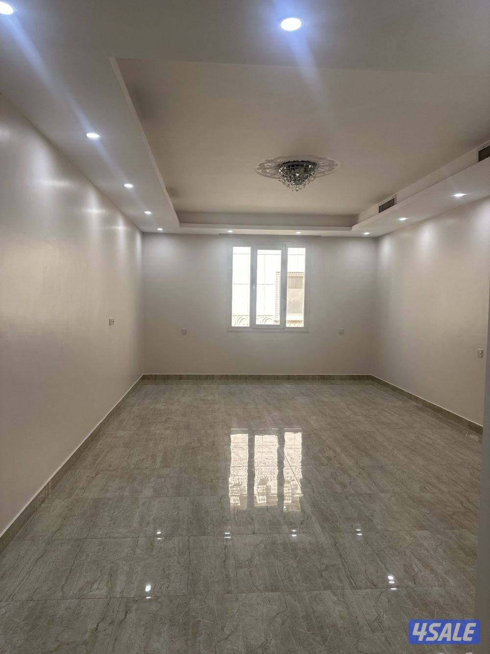 شقه مدينة صباح الاحمد ٣ غرف وصاله ومطبخ وغرفة خدا0