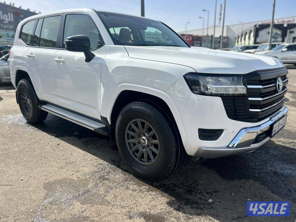 تويوتا لاند كروزر GX-V6 موديل 2024 ماشى 126.000 k.m  وارد الخليج1