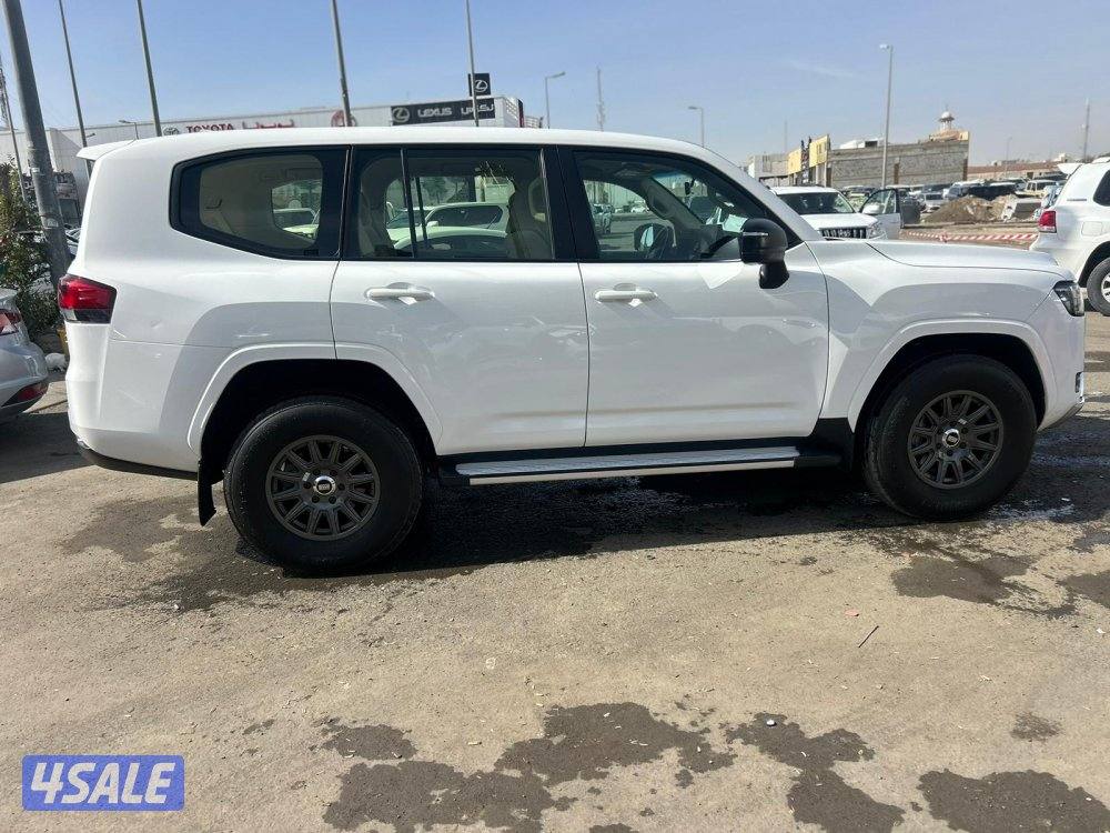 تويوتا لاند كروزر GX-V6 موديل 2024 ماشى 126.000 k.m  وارد الخليج3