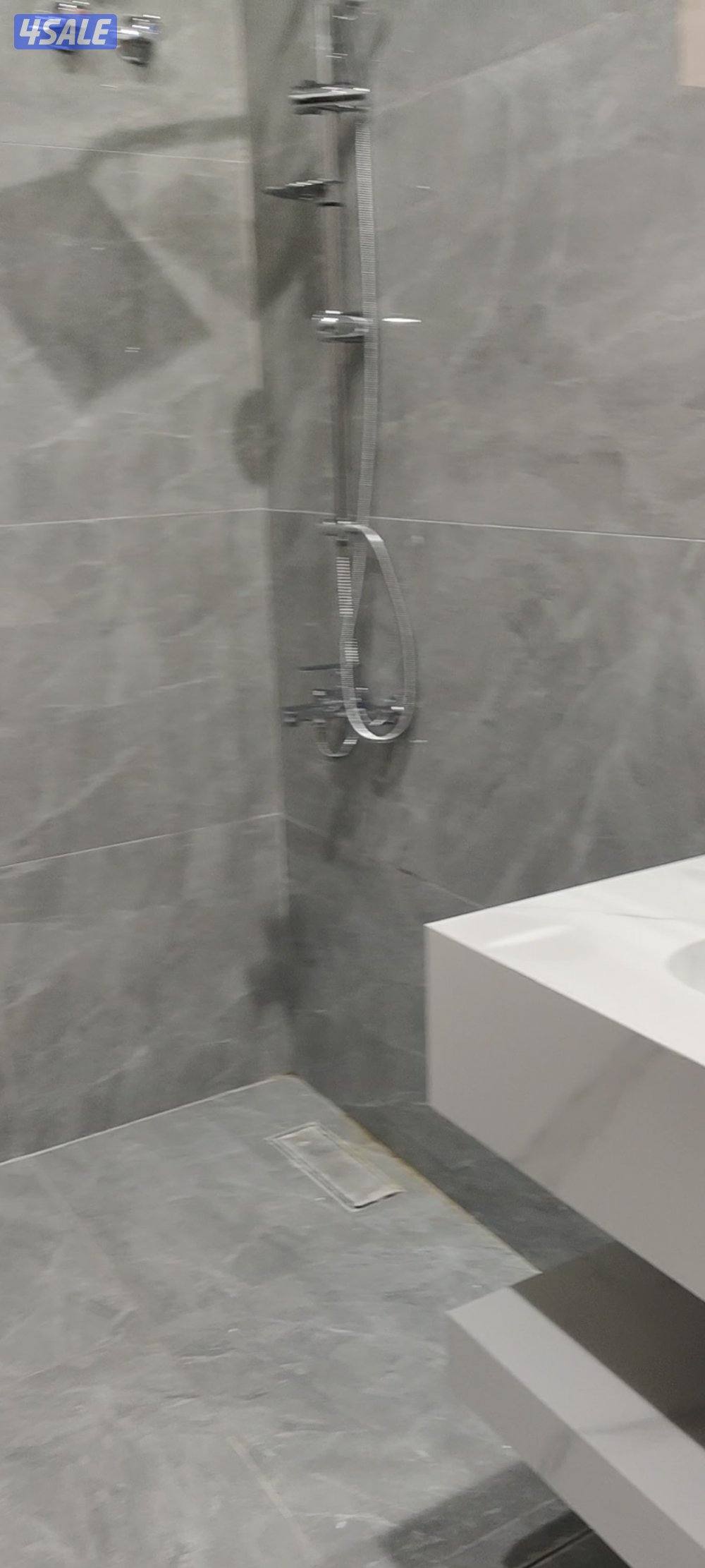 للإيجار شقتين  القسيمة سد
المطلاع N11
تتكون من 3 غرف نوم: منهم 
غرفة م5