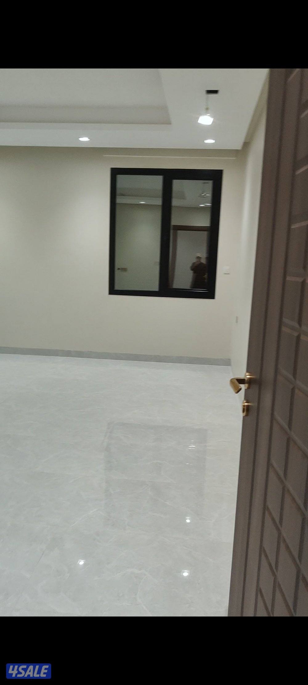 للإيجار شقتين  القسيمة سد
المطلاع N11
تتكون من 3 غرف نوم: منهم 
غرفة م6