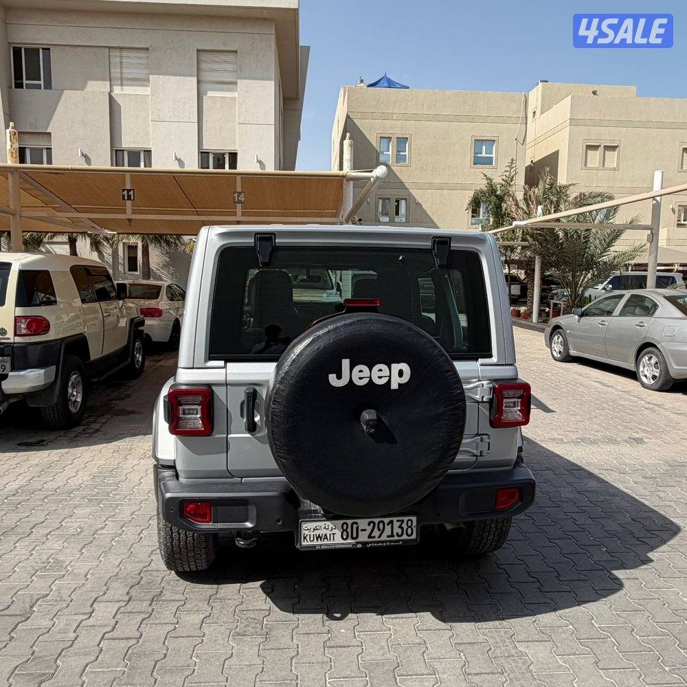 Wrangle Sahara 4 Door. Sparingly used by an expat in Kuwait1