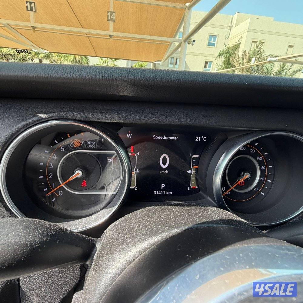 Wrangle Sahara 4 Door. Sparingly used by an expat in Kuwait3