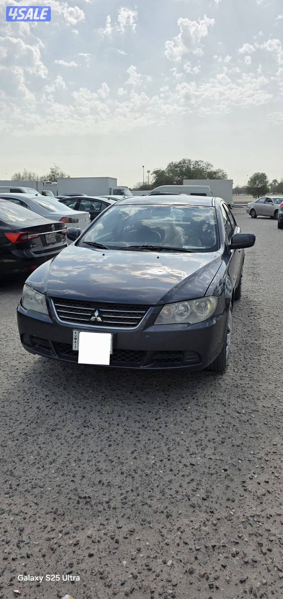 لانسر 2013 نظيفه بحاله الوكاله شرط الفحص0