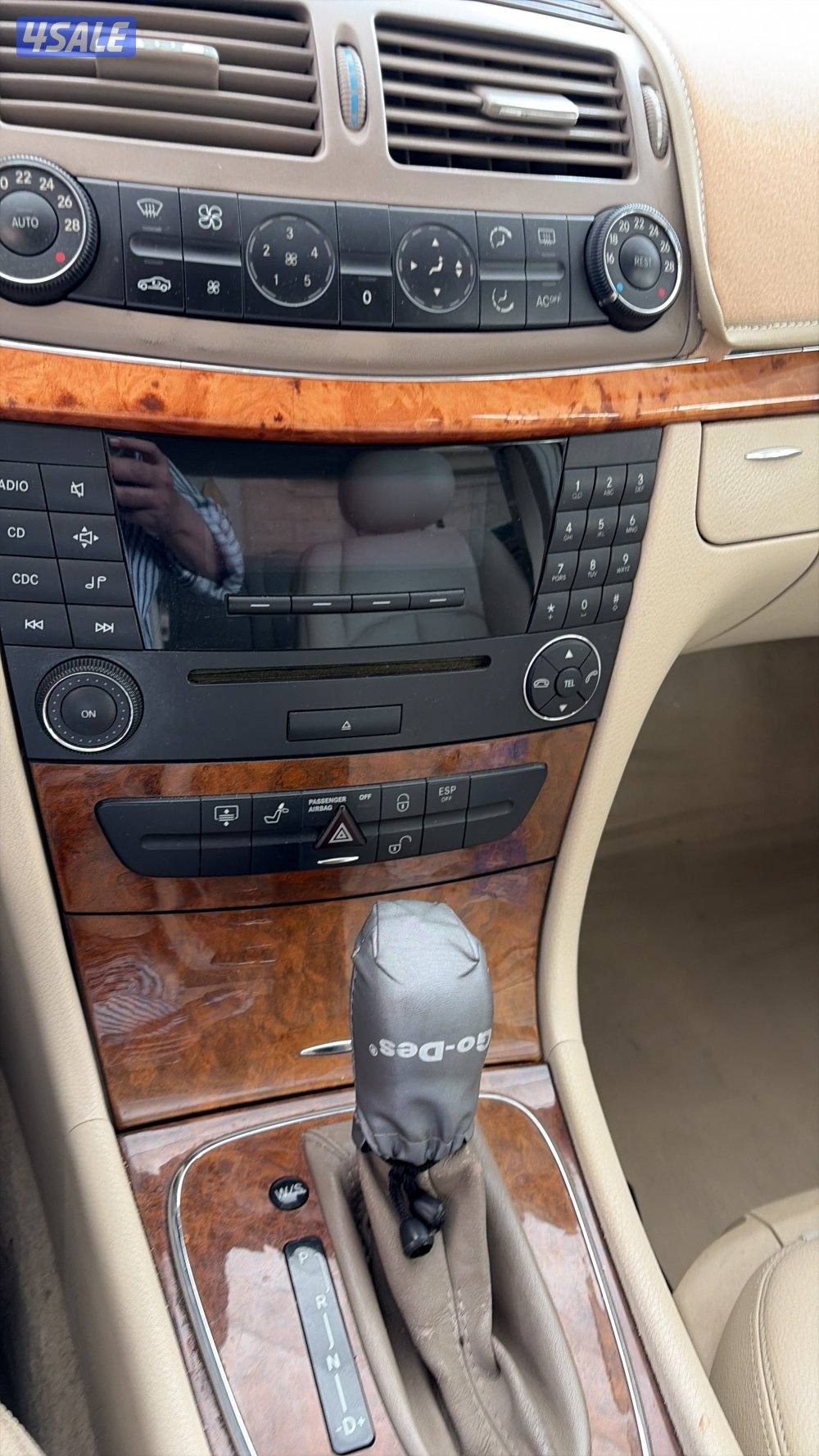 للبيع مرسيدس 2003 حجم 240E سته سلندر عداد 149 الف فقط ذهبي3