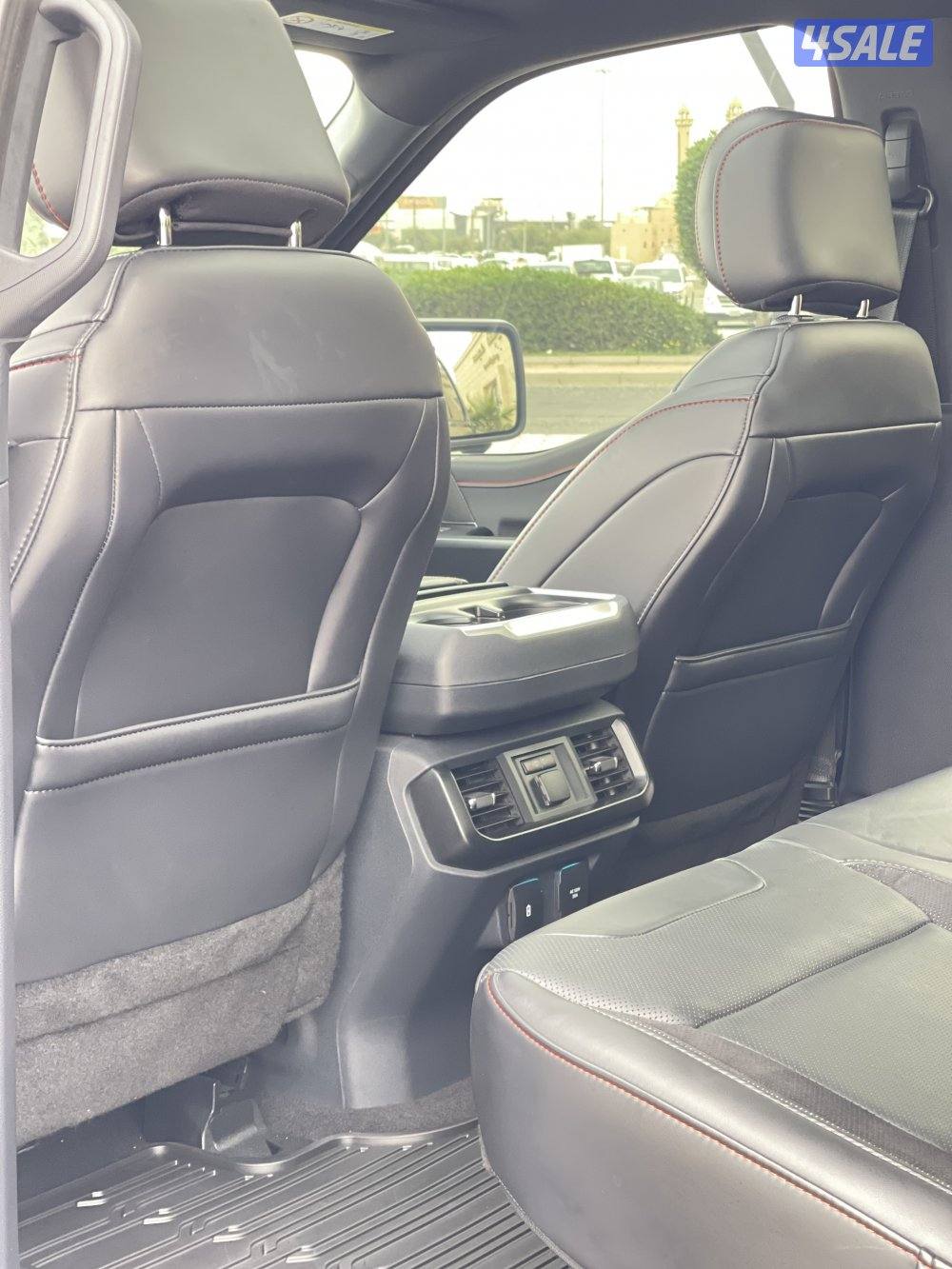 للبيع رابتر  35 موديل 2025 الغانم عداد 11 الف صبغ الوكالة تحت الكفالة14