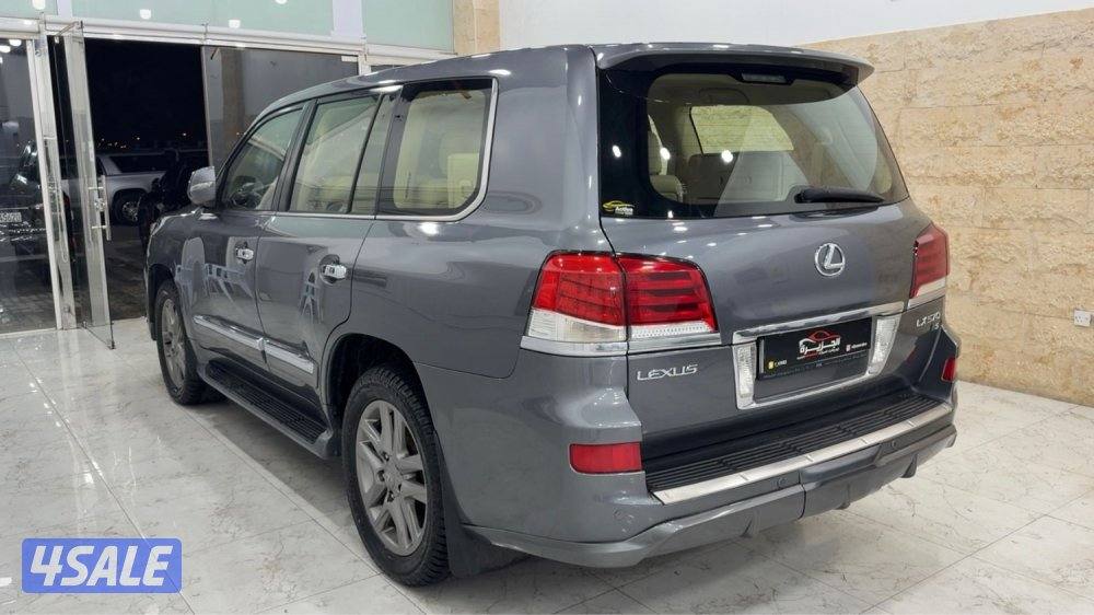 للبيع جيب لكزس 20133