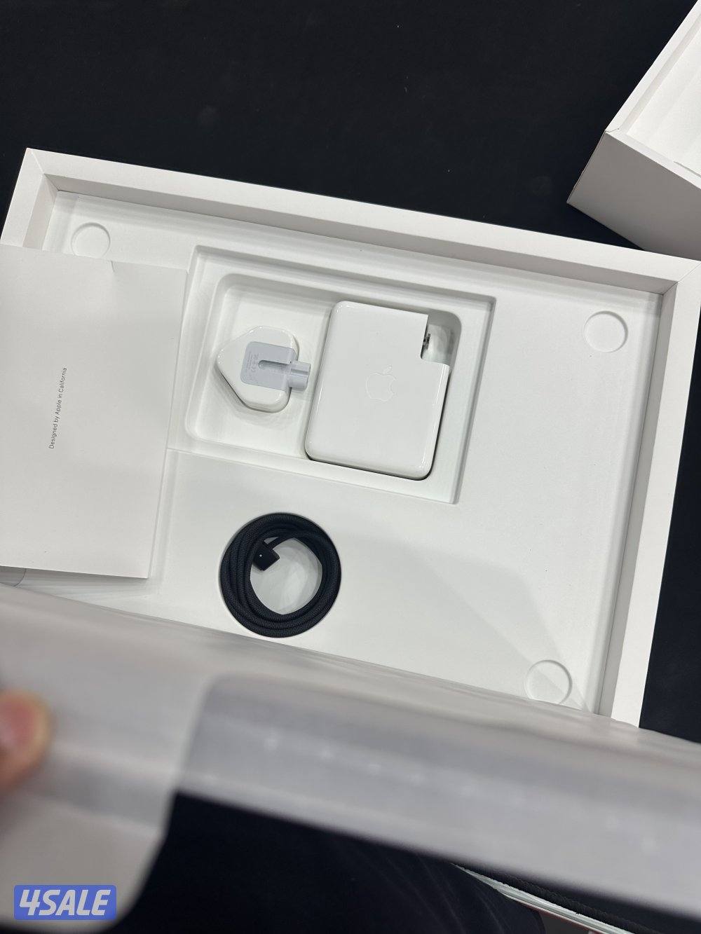 MacBook Pro m4 max SPB/14C CPU/32C GPU/36GB/1TB Battery 100% cycle 203