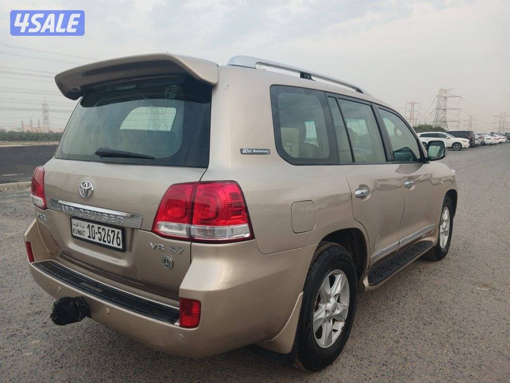 لاند كروزر VXR  موديل 2011 الساير4