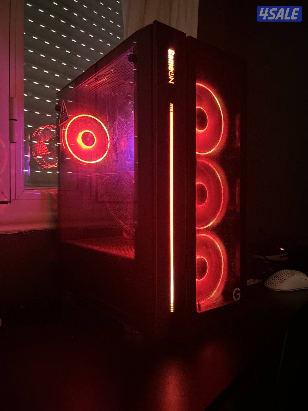 بي سي نظيف مع كيبورد وماوس جديد مع قطعه انتر نت وقطعه سماعه وطاوله حرL0