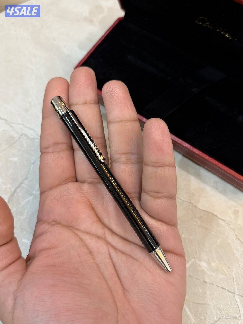 قلم كارتييه سانتوس الحجم الصغير5