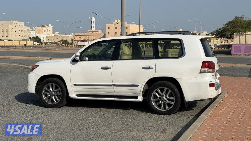 للبيع جيب لكزس 5700