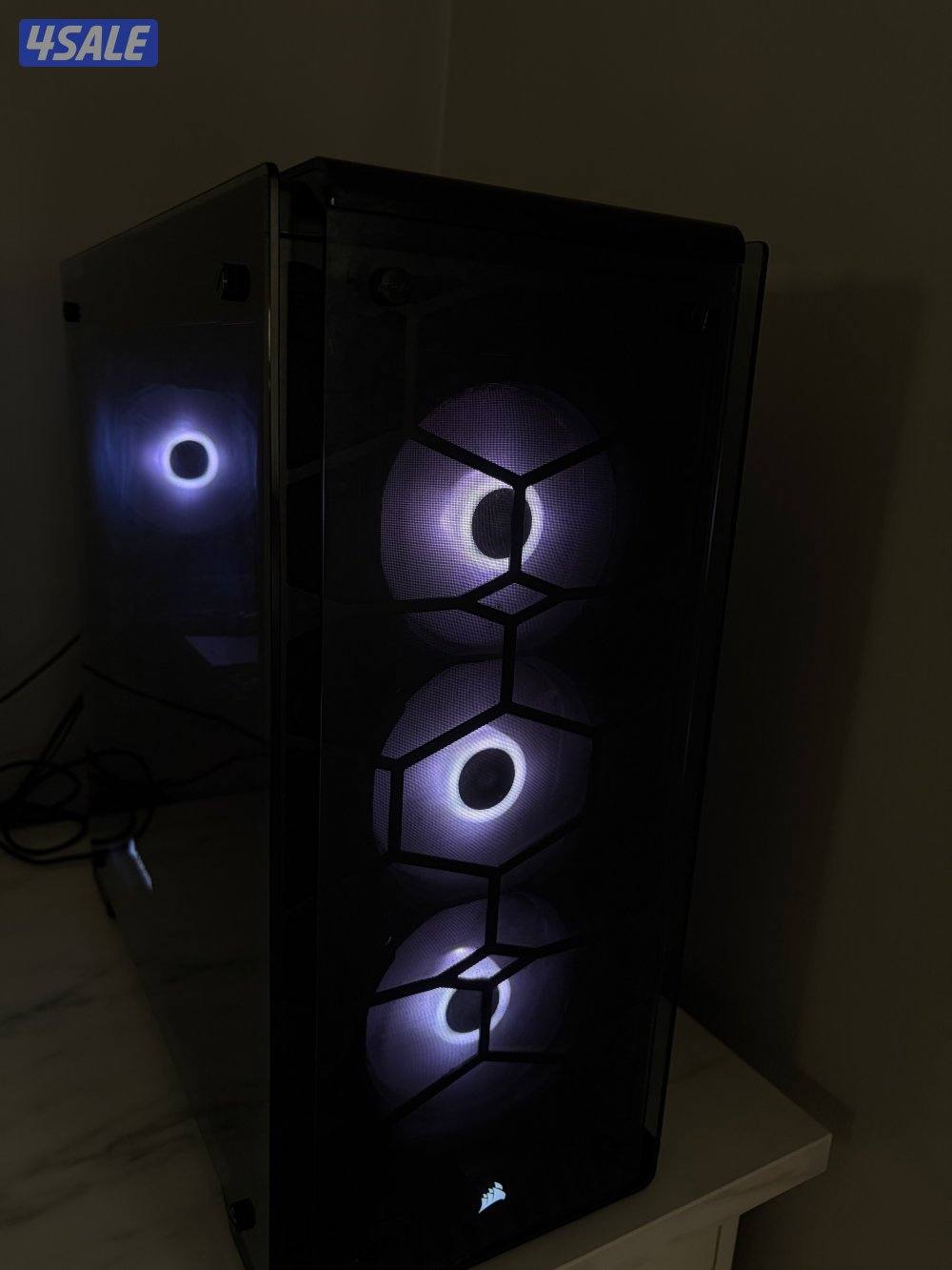 للبيع كمبيوتر قيمنق قوي جدًا0