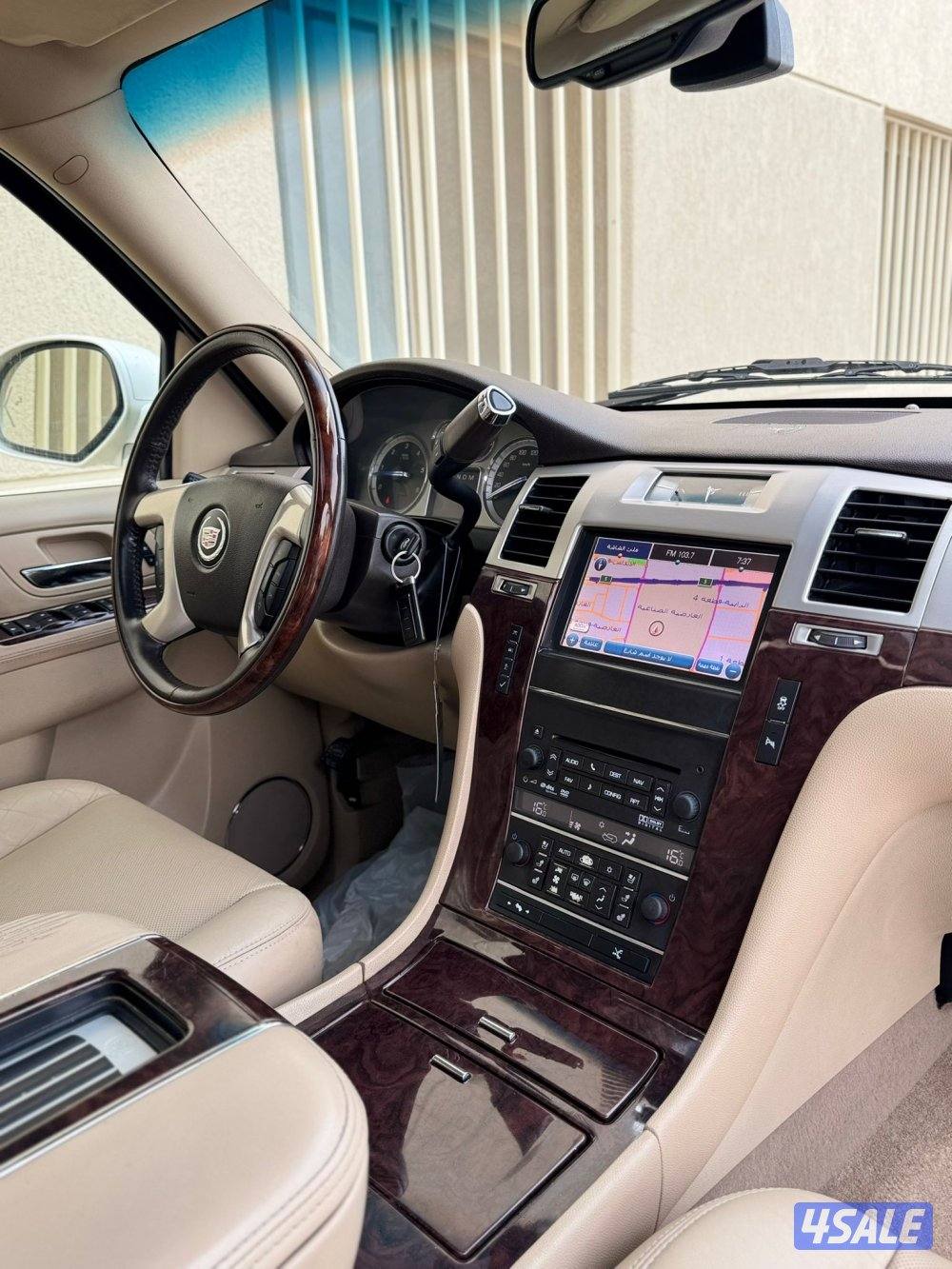 اسكاليد - موديل 2014 - عداد 303 - صبغ الوكاله - اعلى درجه - شرط الفحص4