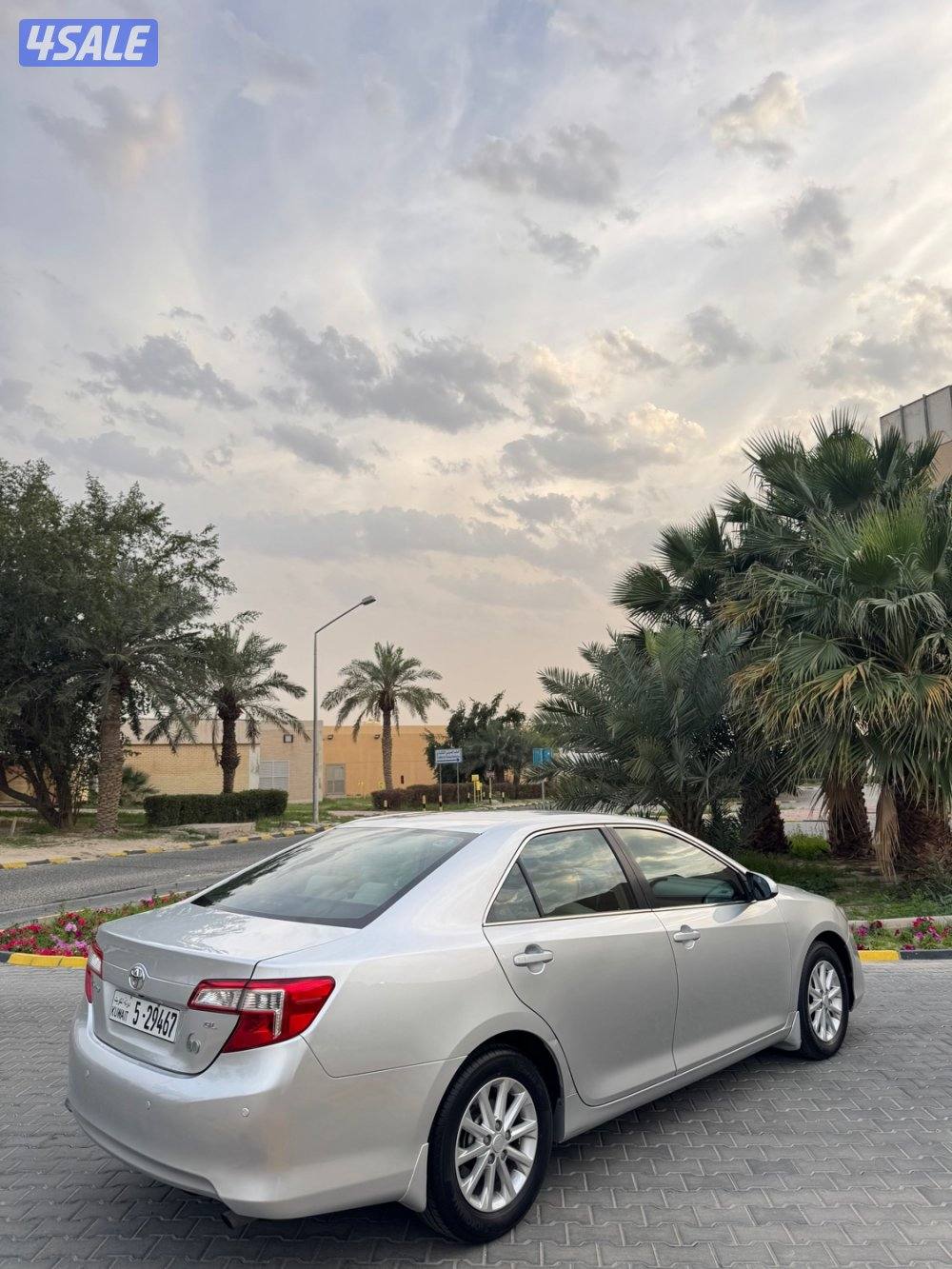 للبيع تويوتا كامري 2015 ماشي 93 الف بحالة الوكالة3