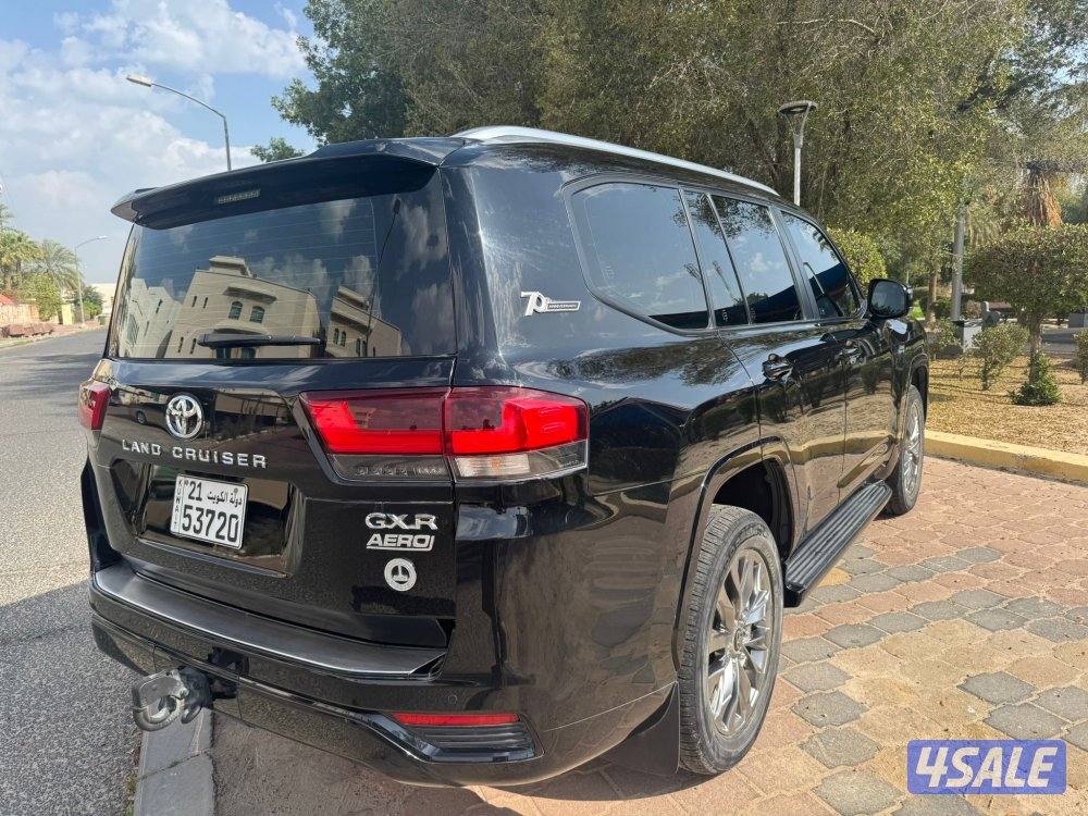 للبيع لاند كروز GX.R اسود4