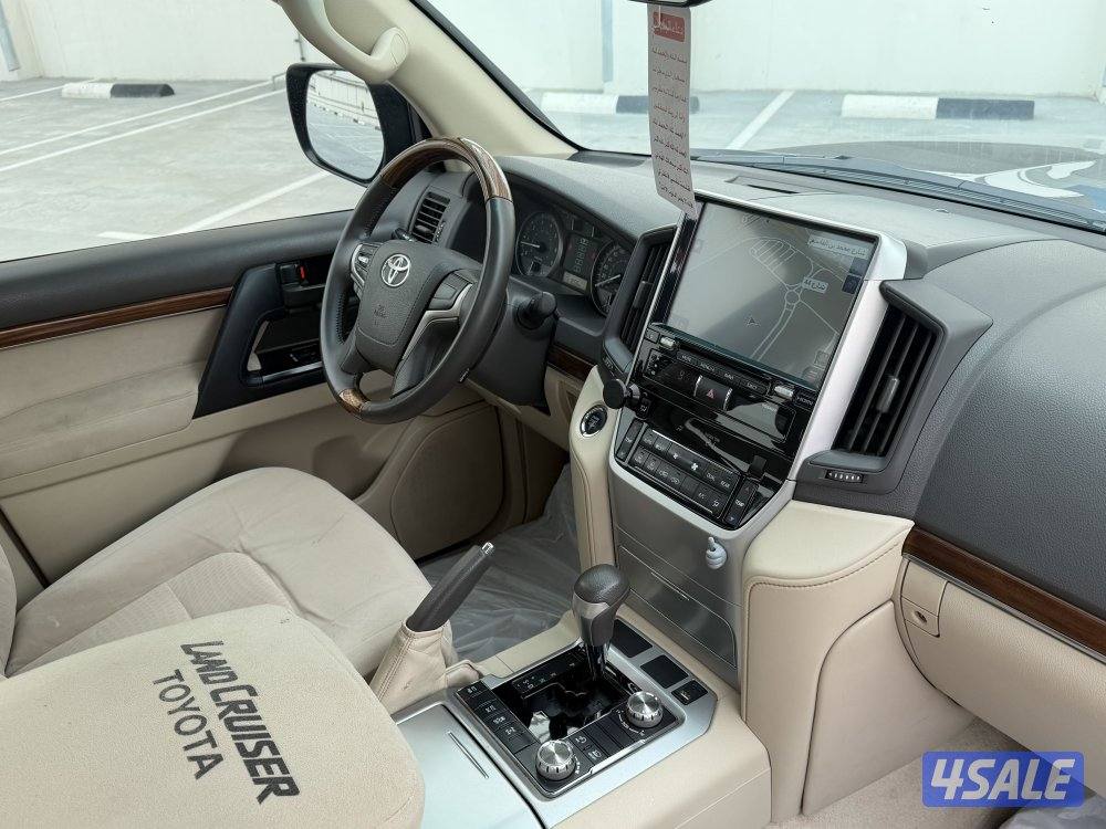 لاند كروزر GX.R ثمانيه سلندر موديل 2018 صبغ الوكاله سيرفس وكاله نظيف1