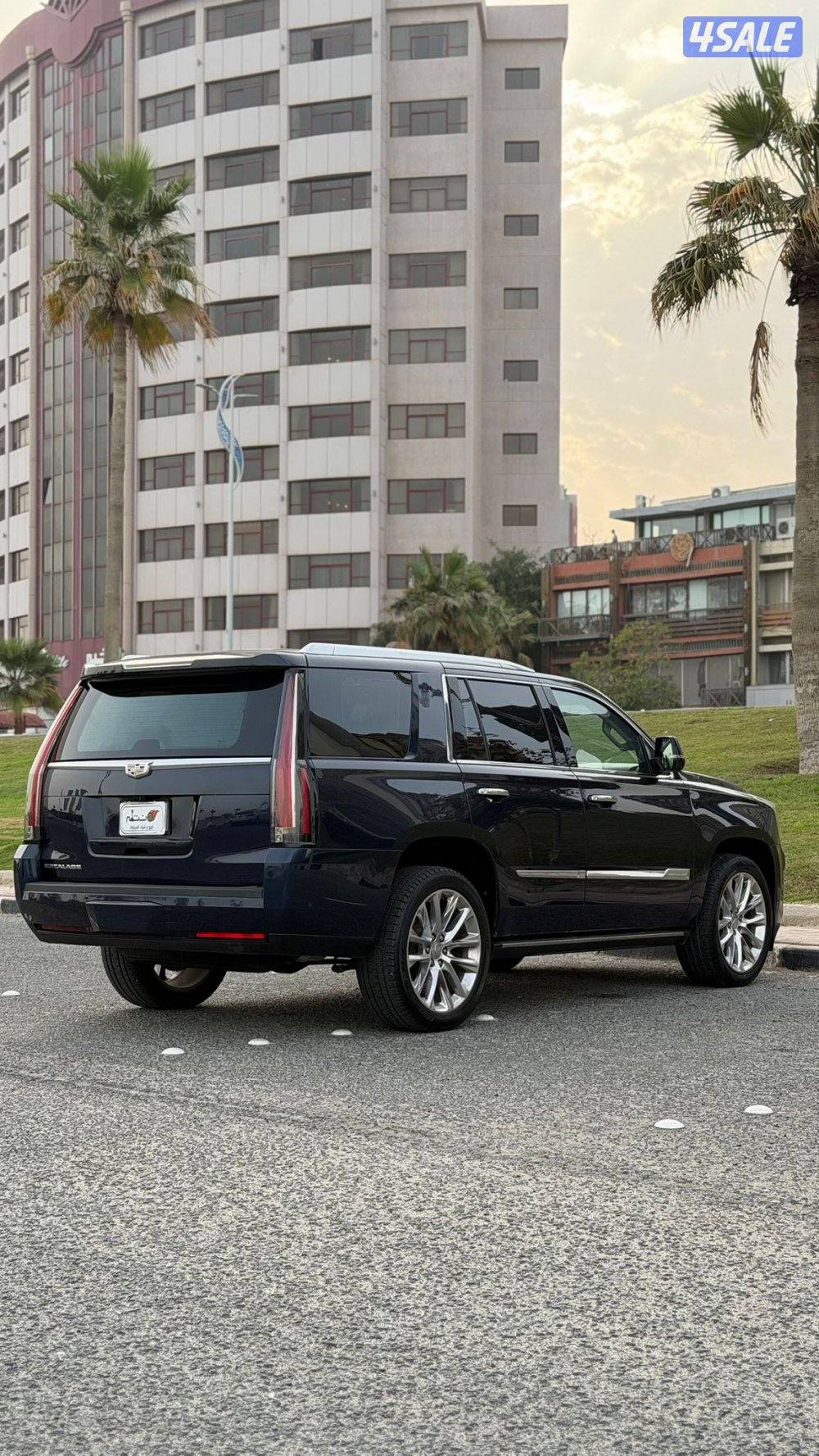 اسكاليد بريميوم موديل 2018 / بحاله ممتازه8