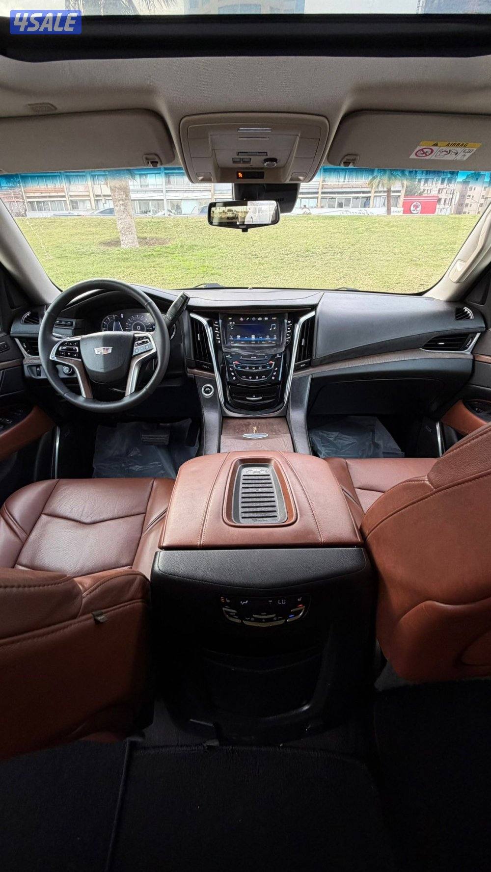 اسكاليد بريميوم موديل 2018 / بحاله ممتازه9