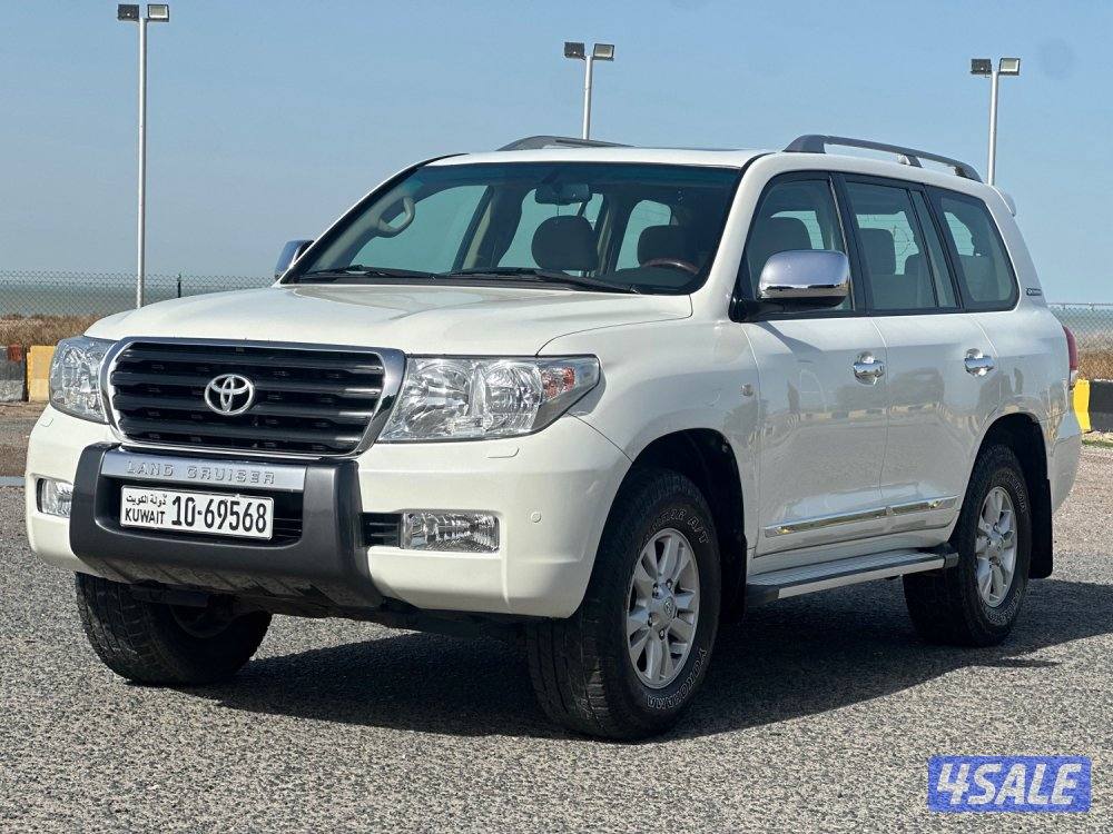 للبيع لاندكروزر GXR v8 وارد الوكالة الساير0