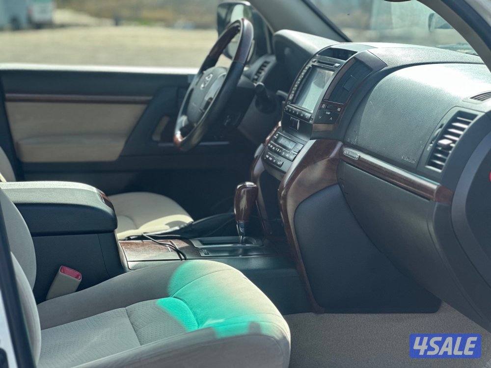 للبيع لاندكروزر GXR v8 وارد الوكالة الساير4