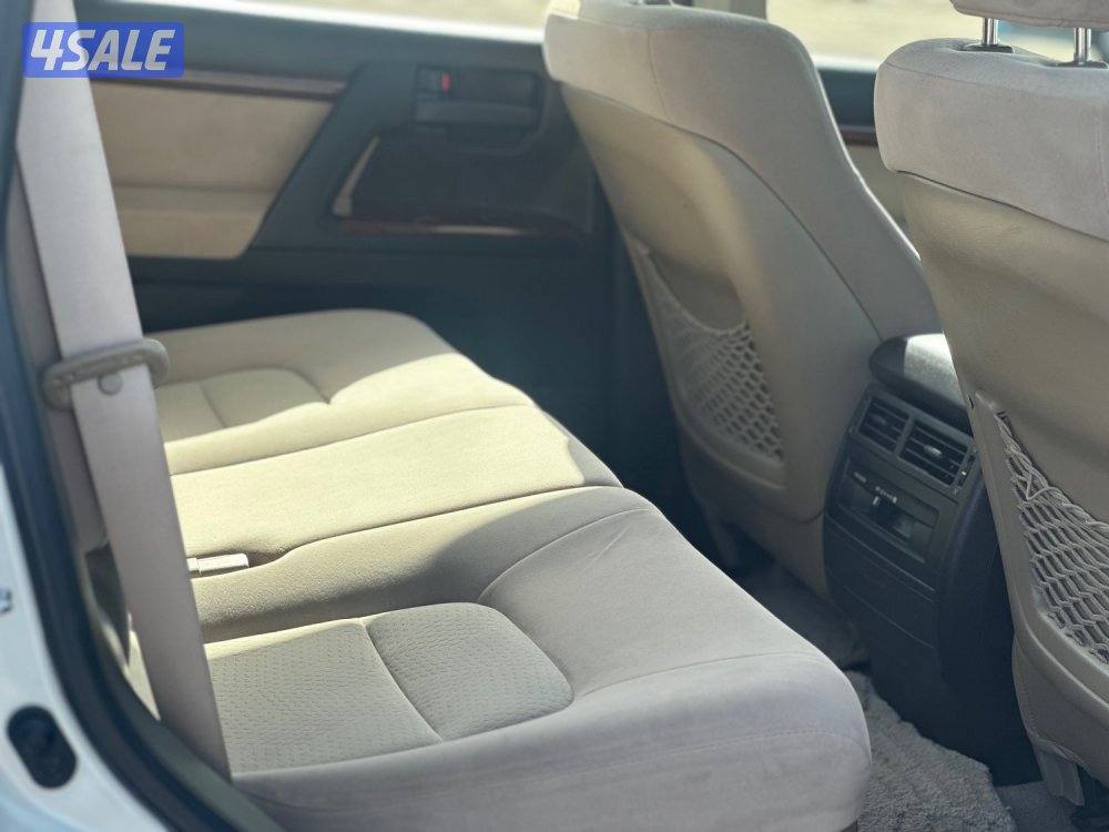 للبيع لاندكروزر GXR v8 وارد الوكالة الساير5