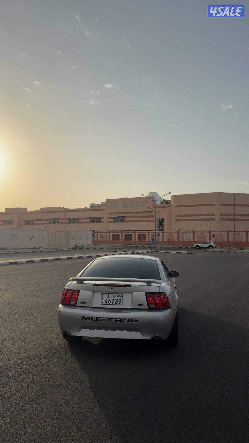 للبيع موستنق ٢٠٠٤3