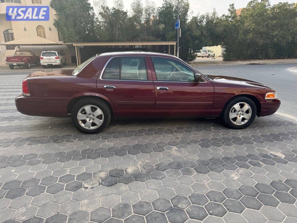 فورد فكتوريا 2012 بحاله ممتازه6