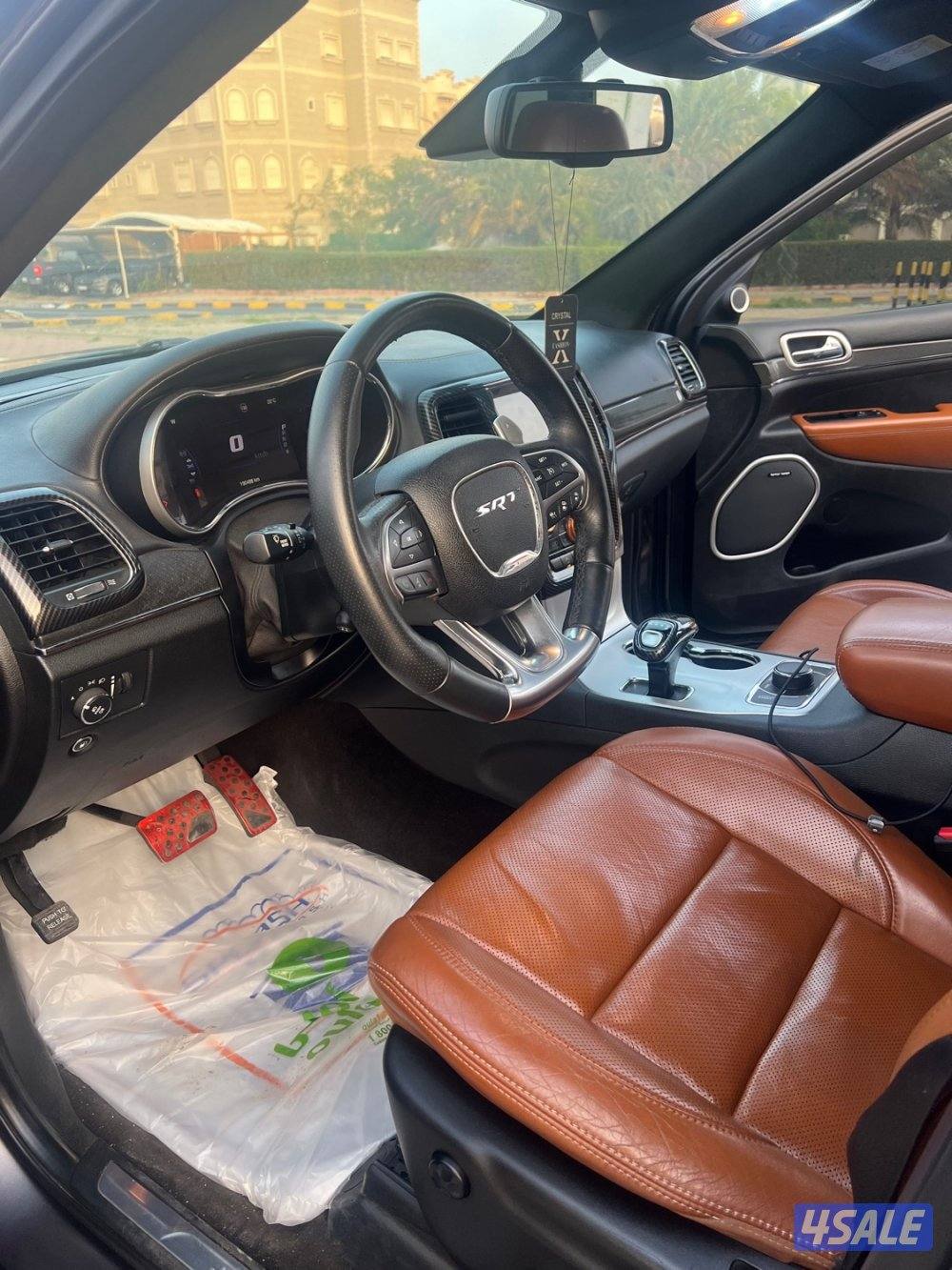 للبيع srt موديل ٢٠١٥3