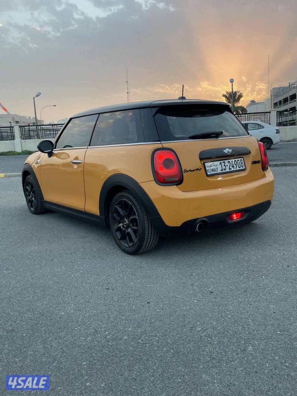 بيعه سريعه 2016 بحالة ممتازة داخلية نظيفه اكسسوارات داخلية 🇬🇧3