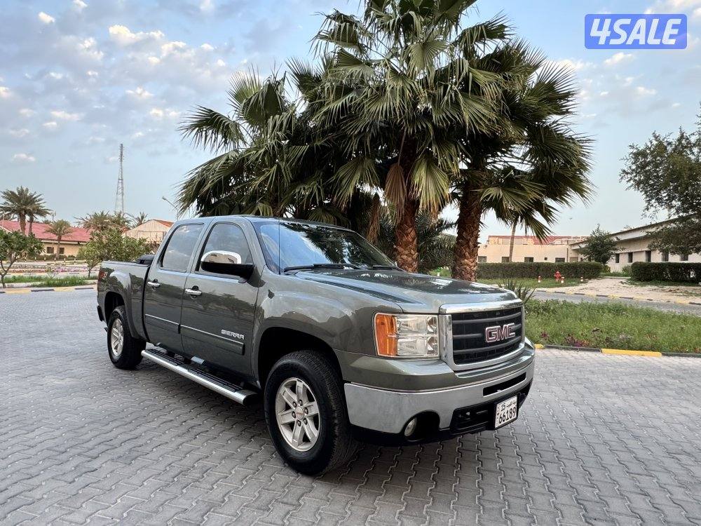 للبيع وانيت جمس سيرا غماره ونص Z71 موديل 20110