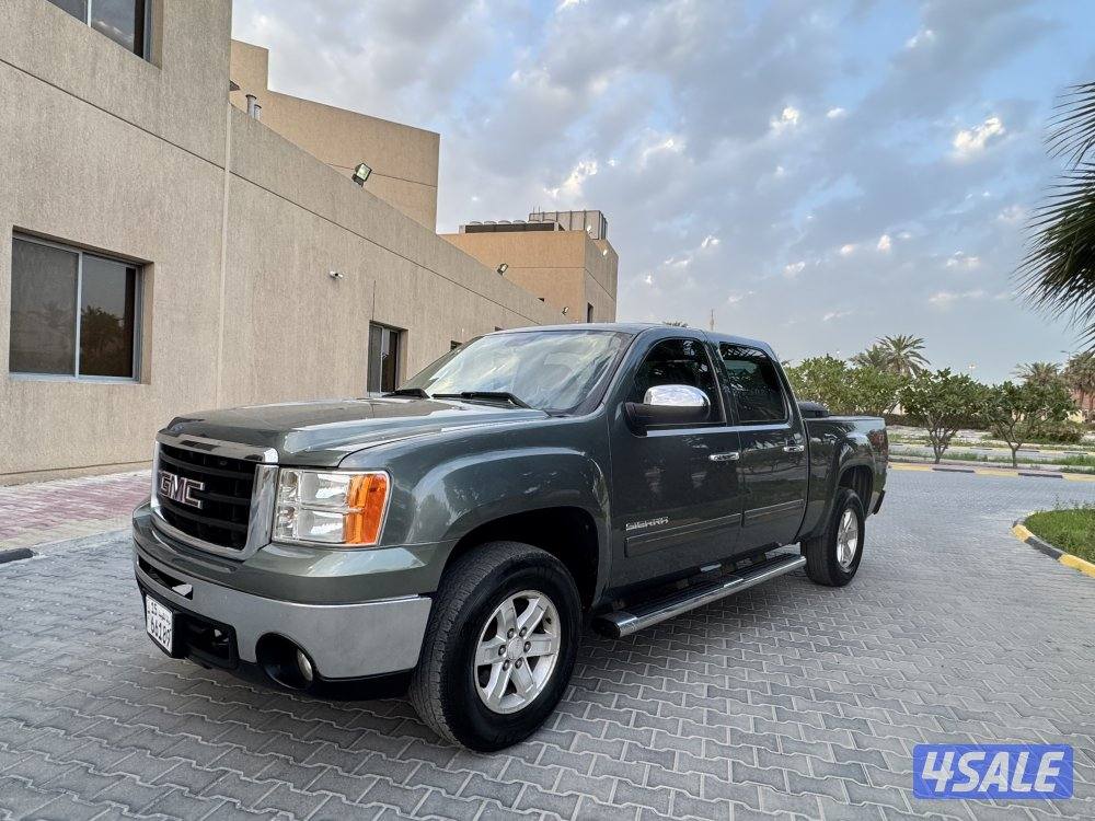 للبيع وانيت جمس سيرا غماره ونص Z71 موديل 20112