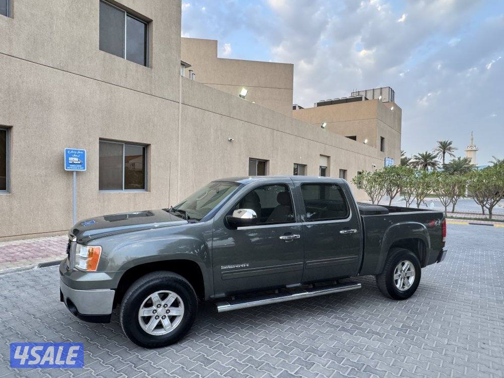 للبيع وانيت جمس سيرا غماره ونص Z71 موديل 20118