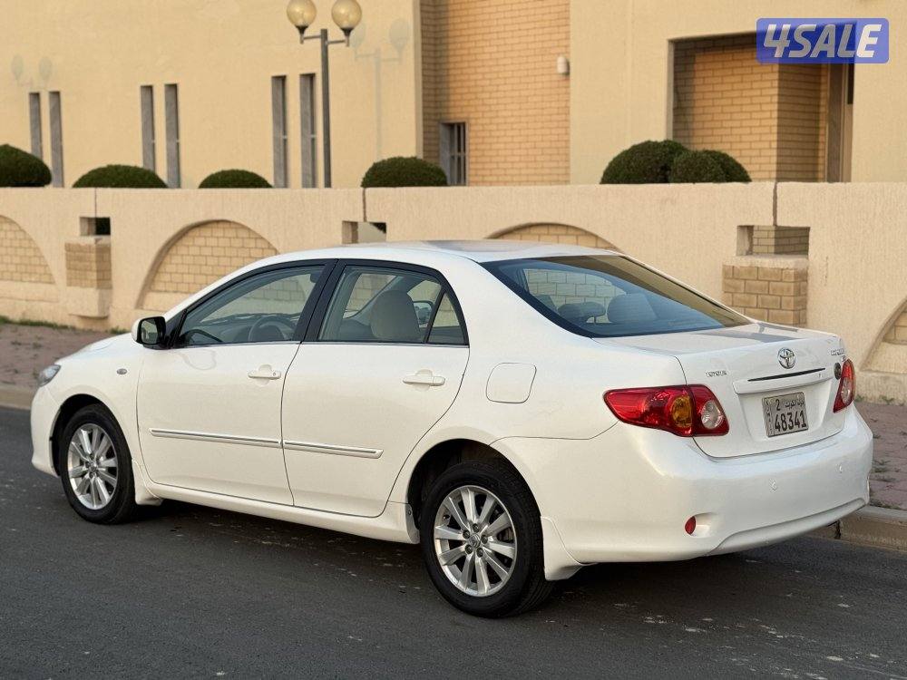 للبيع تويوتا كورولا 20081