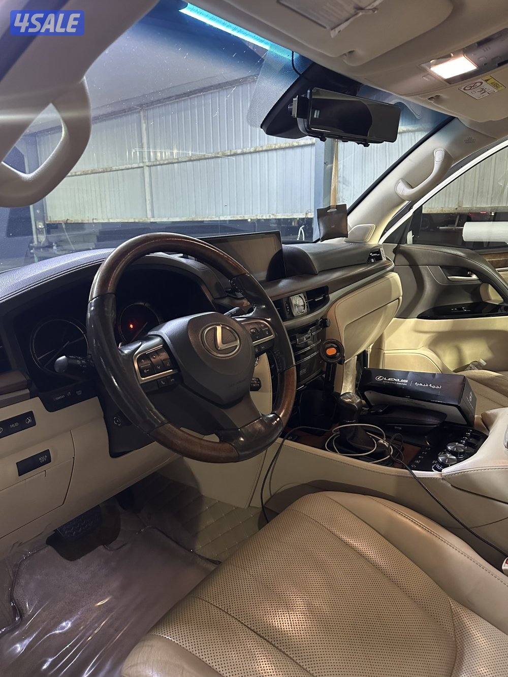 للبيع جيب لكزس مديل ٢٠١٦ الدرجة الاولى وارد الساير ماشي٢٠٥الف سيرفس3