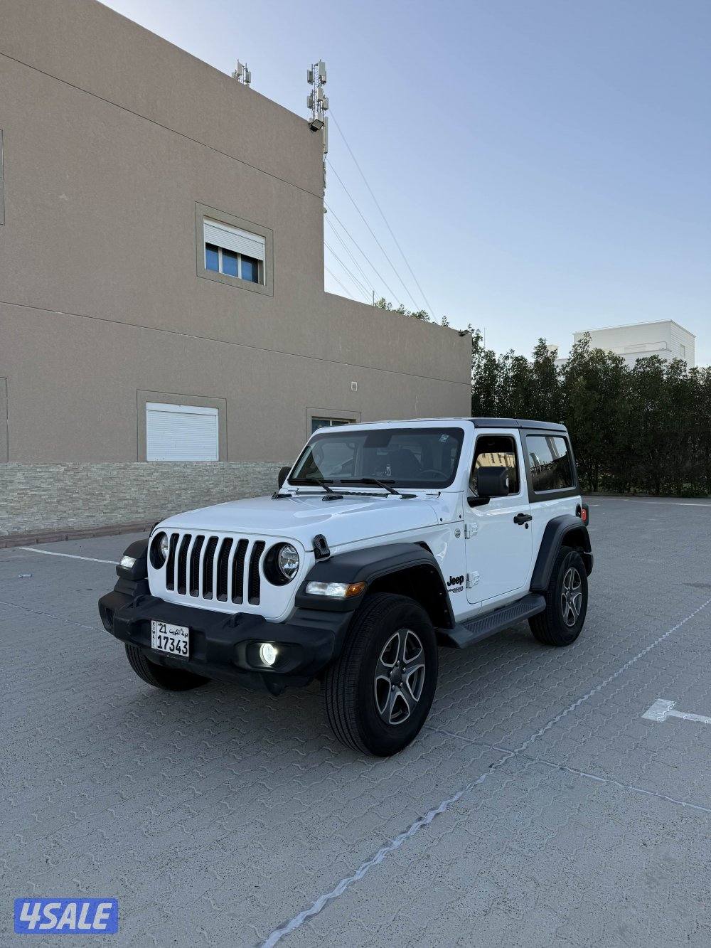 للبيع جيب رانجلر سبورت0