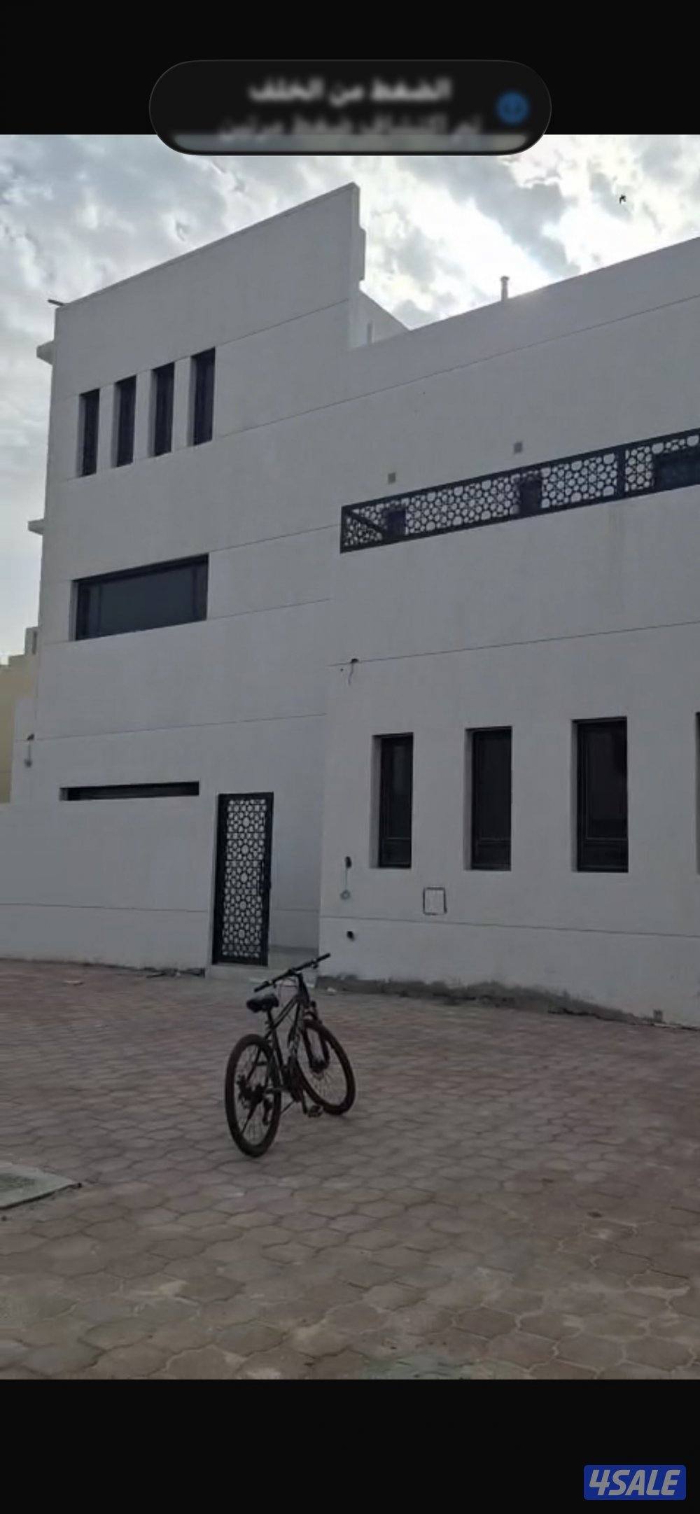 للبيع قسيمه دورين ونصف شارع واحد بناء جديد لم يسكن  الوفره  قطعه 60