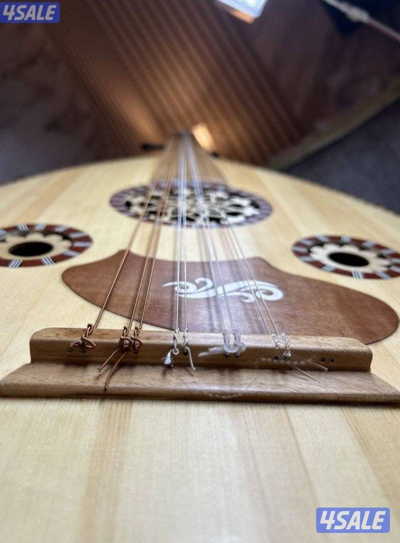 عود مصري نظيف جداً مع اغراضه كامله0