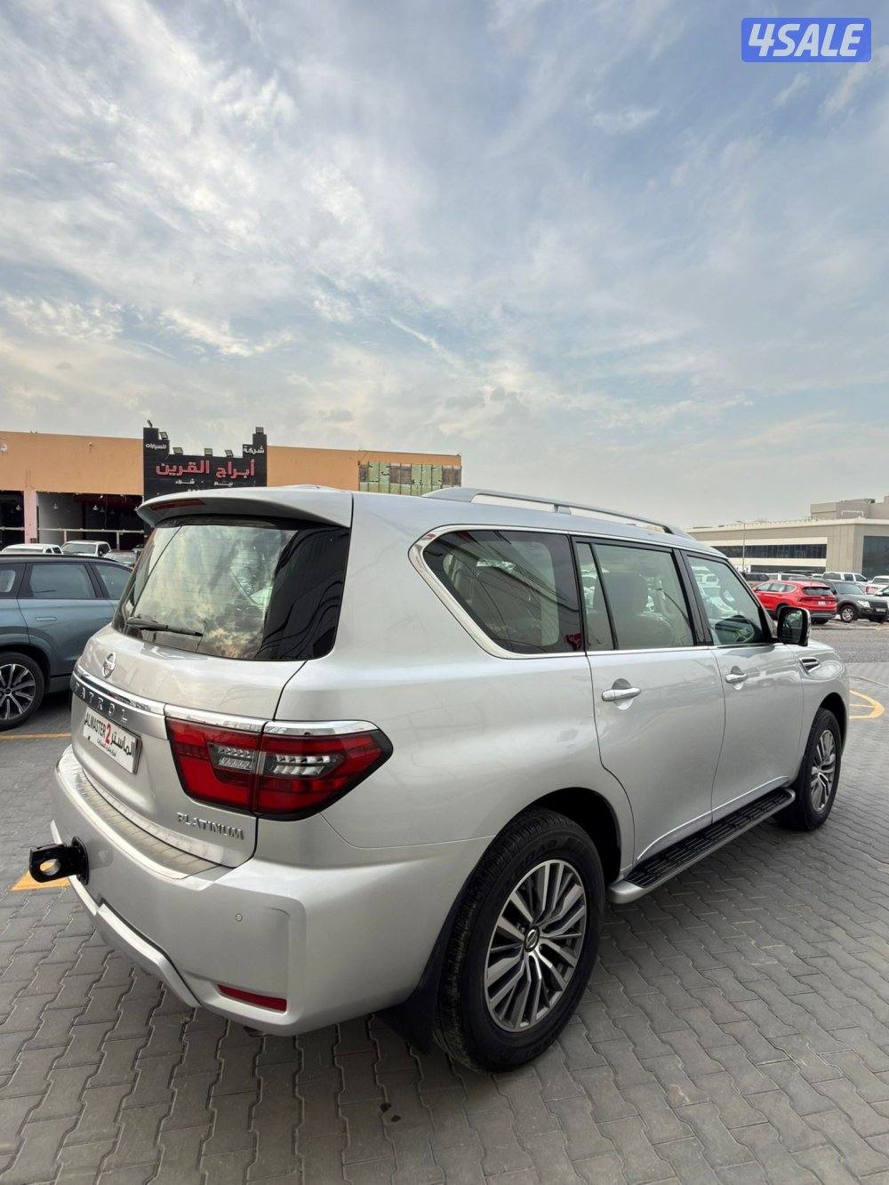 للبيع باترول بلاتينيوم ستي 2020 عداد 86 الف صبغ الوكاله3