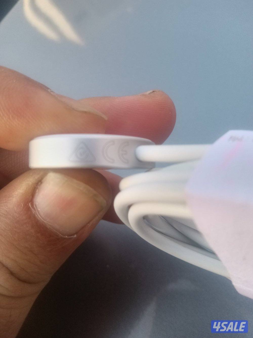 شاحن ابل واتش وايرليس تايب سي اصلي جديد بالسريال نمبر0