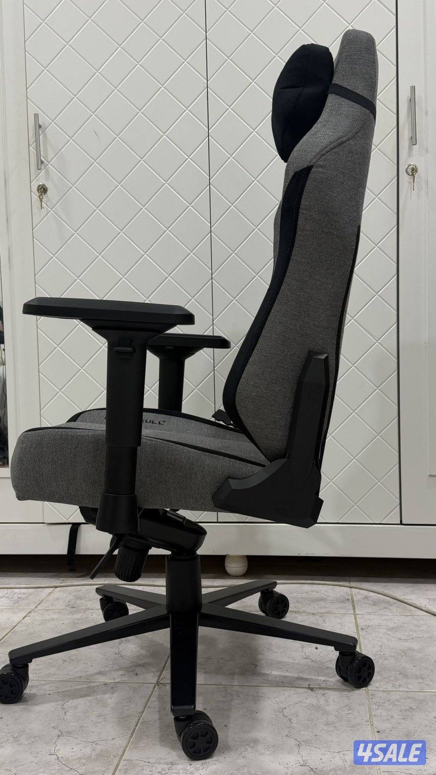 كرسي قيمنق جدييد للبيع قابل للمفاوضة new gaming chair for sale1