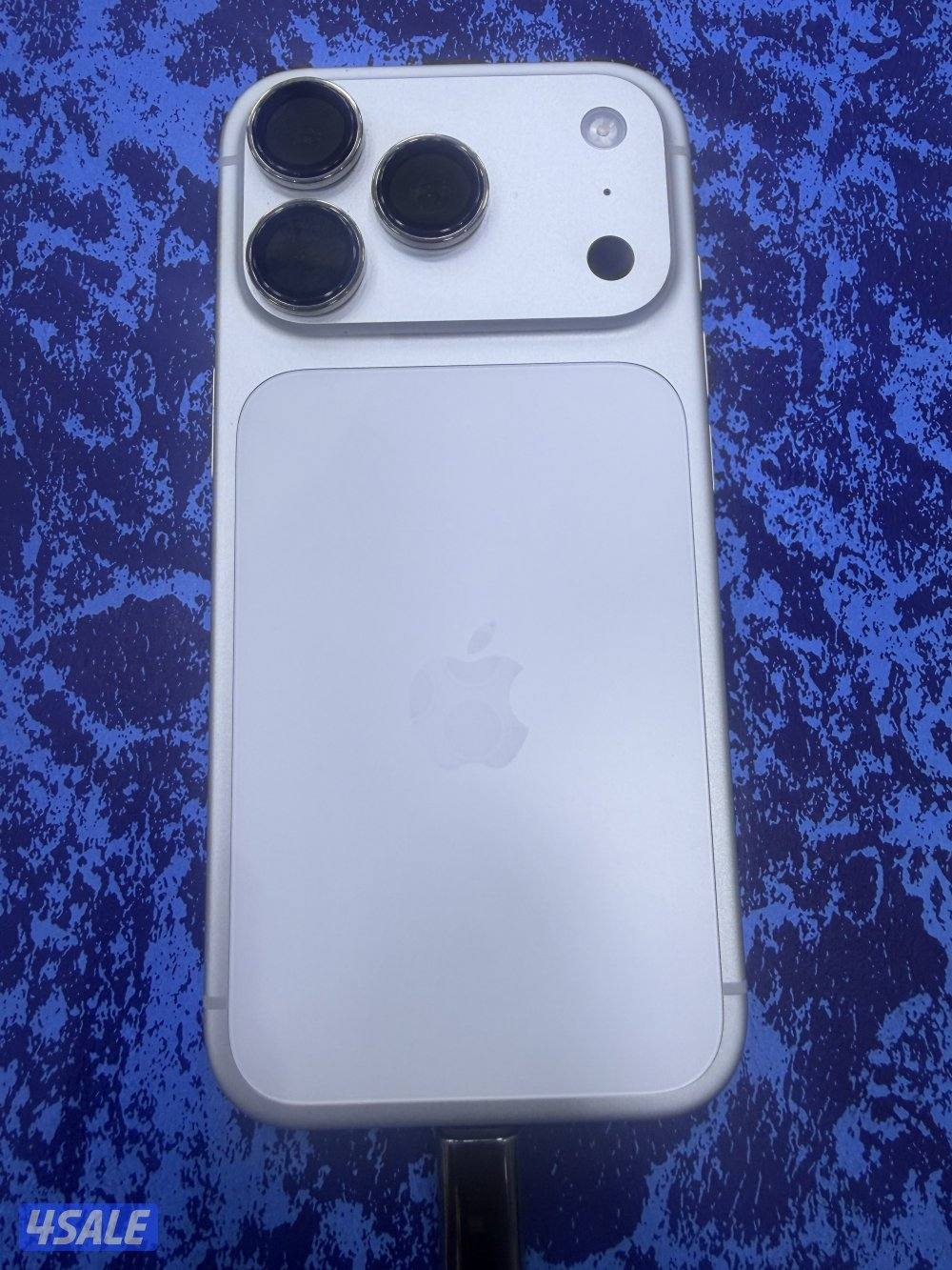 ايفون 17 برو0