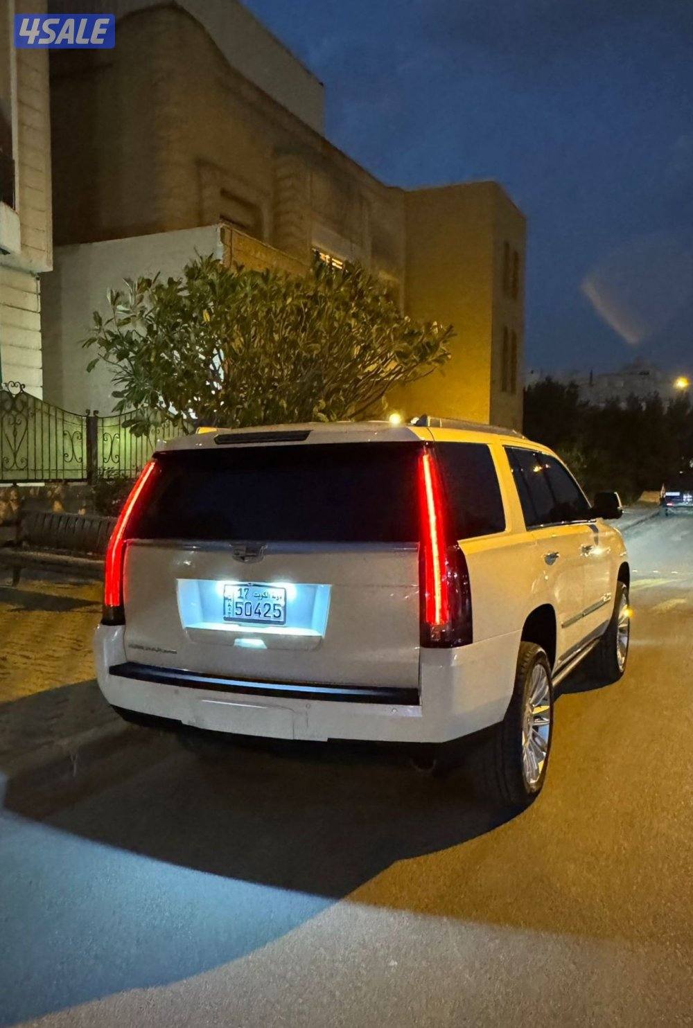 للبيع اسكاليد بلاتينيوم موديل 2016 صبغ الوكاله2
